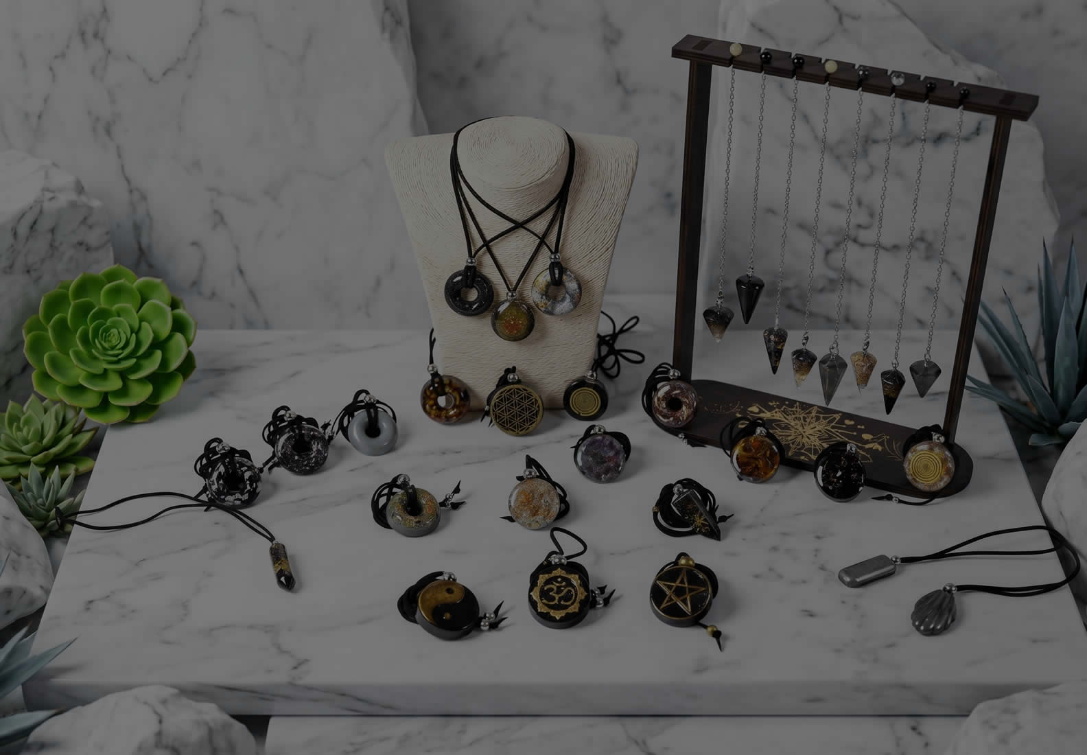 Amuletos de Protección y Prosperidad